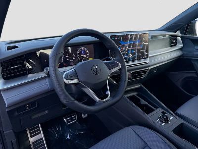 2026 Volkswagen Tiguan — photo 9 view