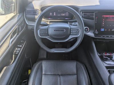 2024 Jeep Wagoneer — photo 14 view