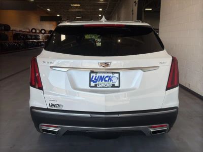 2022 Cadillac XT5 — interior view
