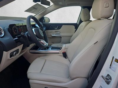 2026 Mercedes-Benz GLA 250 - Photo 2