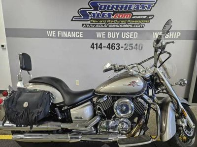 2002 Yamaha VSTAR 1100 — front three-quarter view