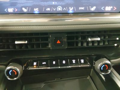 2025 Chevrolet Tahoe — photo 13 view