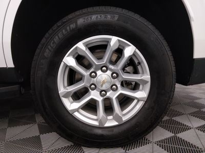 2025 Chevrolet Tahoe — photo 10 view