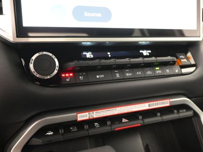 2026 2025 Toyota Tundra i-FORCE MAX Platinum Truck CrewMax — photo 13 view