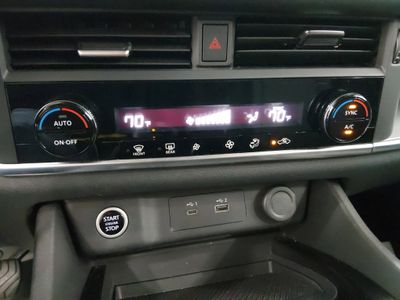 2023 Nissan Rogue — photo 13 view