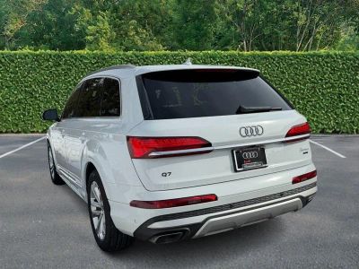 2025 Audi Q7 — interior view