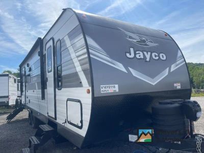 2027 Jayco Jay Flight 262RLS — front three-quarter view