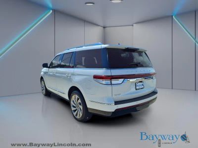 2023 Lincoln Navigator — side profile view