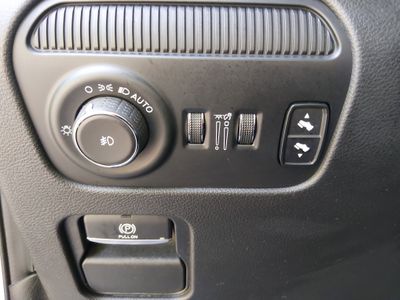 2024 Jeep Wagoneer L — photo 13 view
