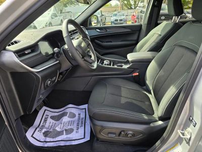 2026 Jeep Grand Cherokee — photo 16 view