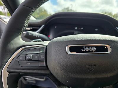 2026 Jeep Grand Cherokee — photo 18 view