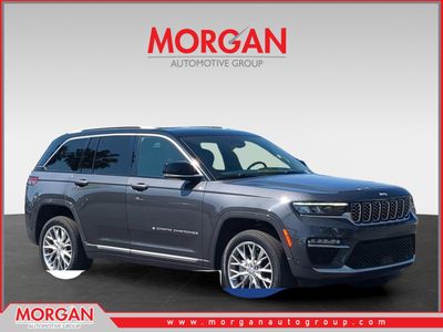 2022 Jeep Grand Cherokee Summit in Gray — front three-quarter view