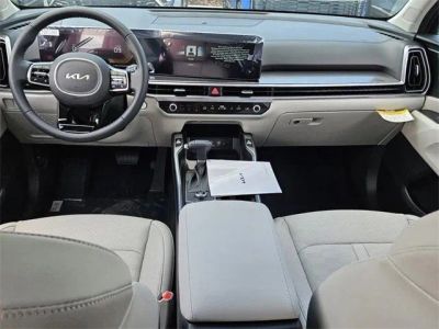 2025 Kia Sorento — photo 7 view