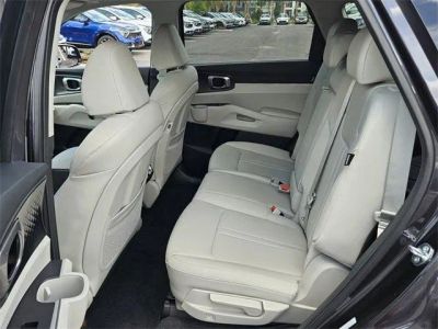 2025 Kia Sorento — detail view