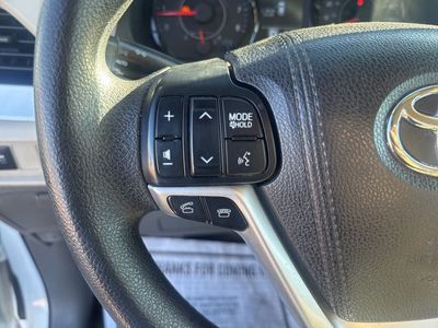 2017 Toyota Sienna - Photo 11