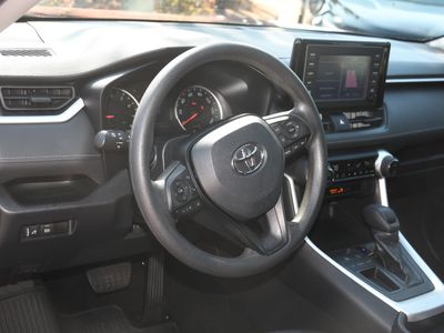 2019 Toyota RAV4 - Photo 9
