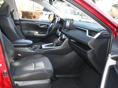 2019 Toyota RAV4 - Photo 20
