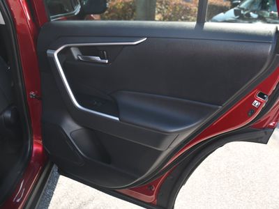 2019 Toyota RAV4 - Photo 19