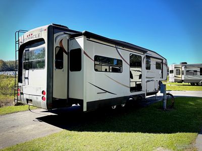 2013 Jayco Pinnacle - Photo 2