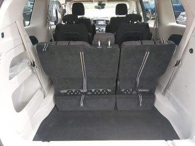 2023 Chrysler Voyager - Photo 11