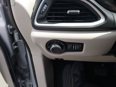 2023 Chrysler Voyager - Photo 13