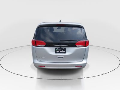 2023 Chrysler Voyager - Photo 2