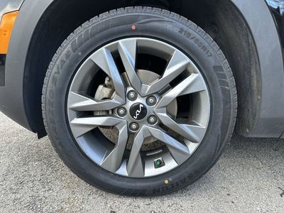 2022 Kia Seltos — photo 18 view