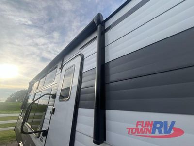 2025 Forest River RV Wildwood FSX - Photo 10