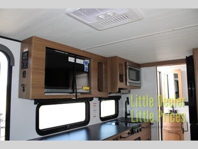 2026 Keystone RV Reign — photo 15 view