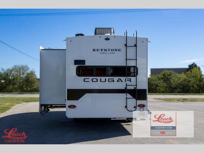 2026 Cougar Half-Ton 23MLE - Photo 8