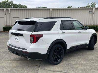 2023 Ford Explorer - Photo 3