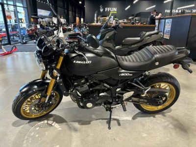 2025 Kawasaki Z900 RS SE — front three-quarter view