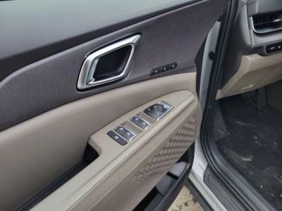 2026 Kia Carnival Hybrid — engine compartment view