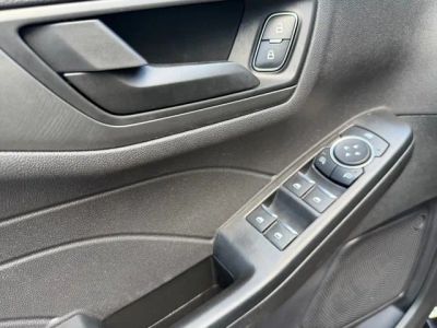 2023 Ford Escape — photo 17 view