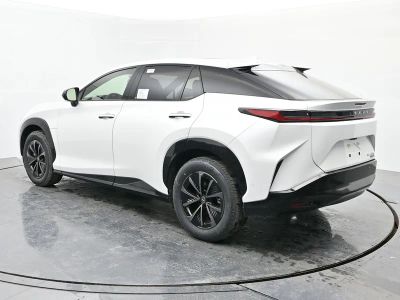 2026 Lexus RZ - Photo 3