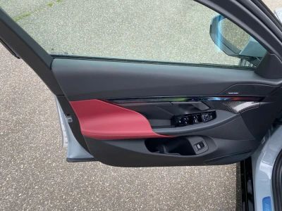 2027 BMW 5 Series — photo 12 view