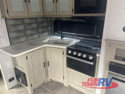 2023 Forest River RV Salem - Photo 13