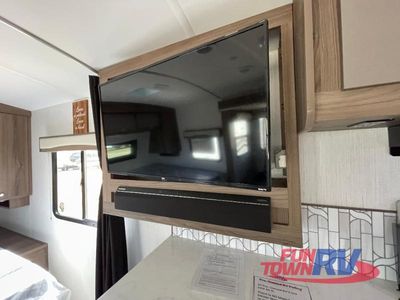 2023 Cruiser Radiance Ultra Lite - Photo 17