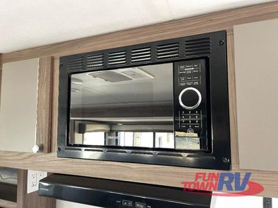 2023 Cruiser Radiance Ultra Lite - Photo 16