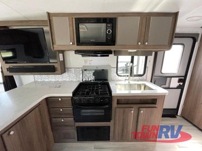 2023 Cruiser Radiance Ultra Lite - Photo 13