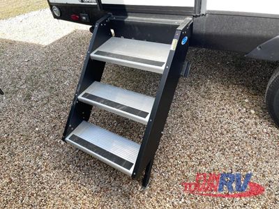 2023 Cruiser Radiance Ultra Lite - Photo 9