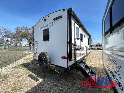 2023 Cruiser Radiance Ultra Lite - Photo 5