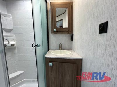 2023 Cruiser Radiance Ultra Lite - Photo 23