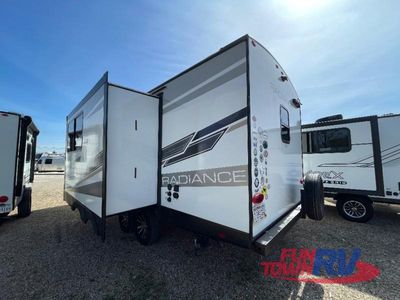2023 Cruiser Radiance Ultra Lite - Photo 4