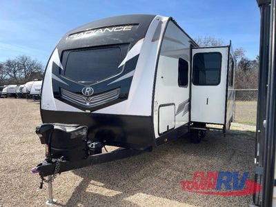 2023 Cruiser Radiance Ultra Lite - Photo 3