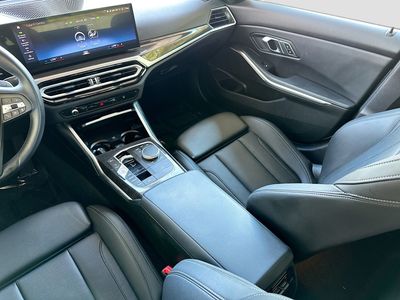 2023 BMW 3 Series — photo 23 view