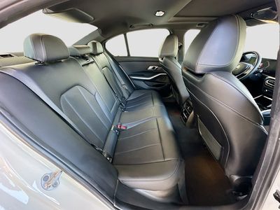 2023 BMW 3 Series — photo 27 view