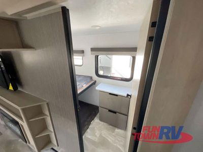 2025 Dutchmen RV Kodiak Ultra-Lite - Photo 24