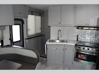 2026 Coachmen RV Freelander - Photo 21