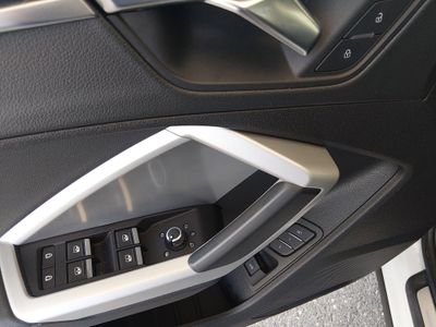 2024 Audi Q3 — photo 12 view